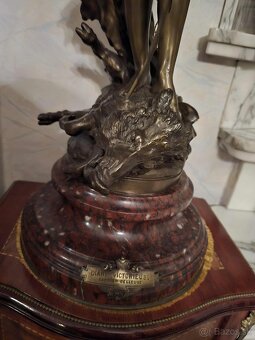 Bronzova socha podpísaná - 3