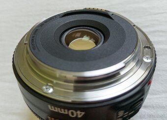 Canon EF 40mm f/2.8 STM - 3