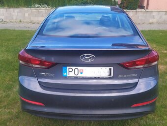 Hyundai Elantra 1,6 CRDi Premium - 3
