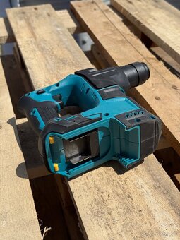 AKU kladivo Makita - 3