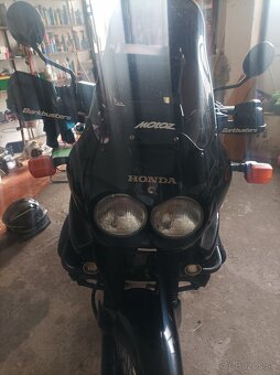 Honda Africa Twin 750 - 3