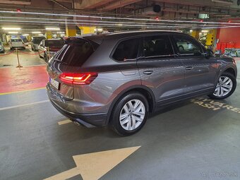 Volkswagen Touareg 3.0 V6 TDI Elegance 4Motion Tiptronic - 3
