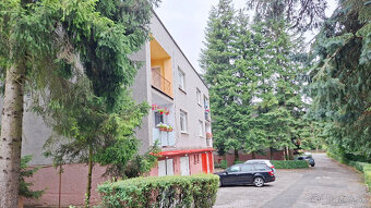 Pekný tehlový 3.-izbový byt s loggiou a garážou - 3