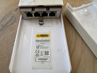 Ubiquiti NanoSwitch N‑SW – outdoor PoE switch, funkčný - 3