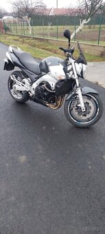 Suzuki GSR 600 - 3
