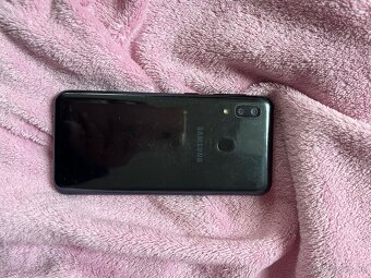 Samsumg galaxy A20e telefón - 3