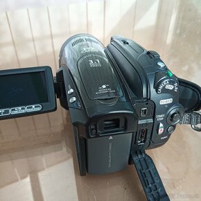 Canon VIXIA HV30 FullHD 1920 x 1080 Mini DV kamera s HDMI - 3