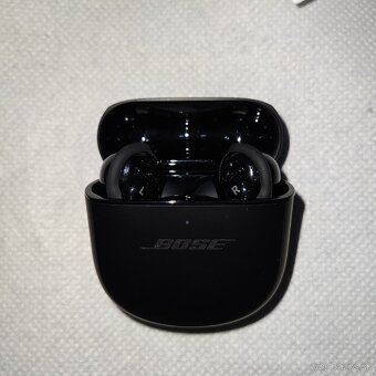 BOSE QuietComfort Ultra Earbuds – ako nové
- 3