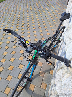 Predám cestný karbonový bicykel Giant Fastroad - 3