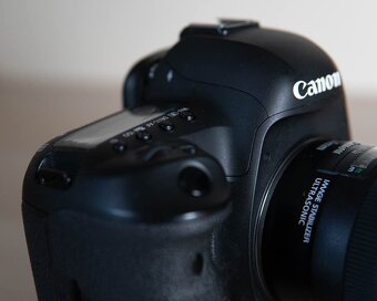 Canon 5d Mark IV - 3