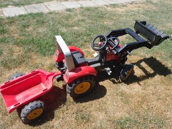 Detský traktor na slapanie - 3