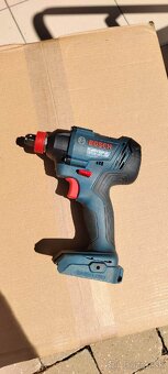 Predam aku razovy utahovak Bosch GDX 180-Li - 3