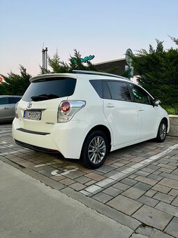 TOYOTA VERSO 1.8 - 3