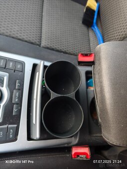 Audi A6 C6 - Držiak nápojov - 3