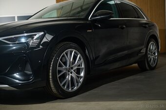 Audi e-tron 55 300kW S-line DigiLED Matrix NightV Pano Tažné - 3