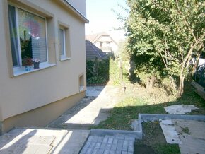 Priestranný podpivničený rodinný dom 5+5, Banka pri Piešťano - 3
