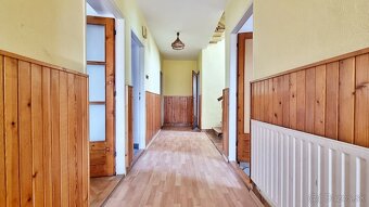 Zaujímavý 5-izbový rodinný dom s garážou, Seňa - 3
