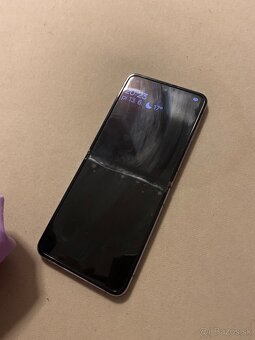 Samsung Z Flip 4 - 3