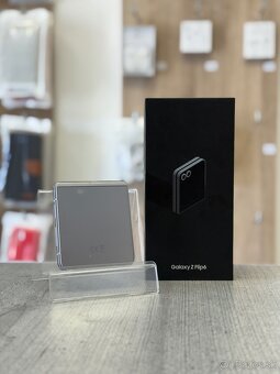 Samsung Galaxy Z Flip 6 256GB Silver Shadow - 3