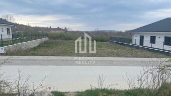 NA PREDAJ ideálny stavebný pozemok pre RD - 3