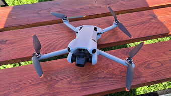 DJI Mini 4 Pro Fly More Combo v záruke do 4/27 - 3
