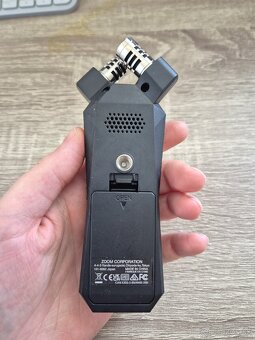Zoom H1 Essential Prenosný rekordér + statív, puzdro - 3
