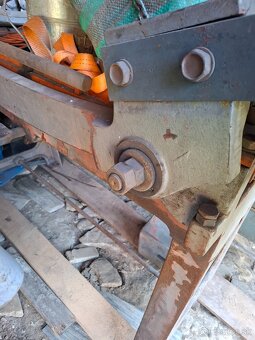 Predám továrenský kompresor dvojvacový, ručné tabuľové nožni - 3