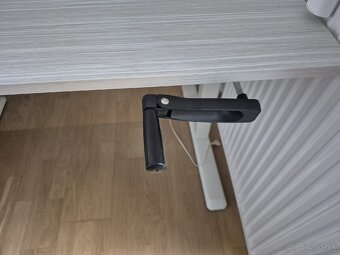 Pracovný stôl vyškovo nastaviteľný - 3