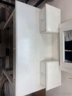 Kozmetický stolík - 3