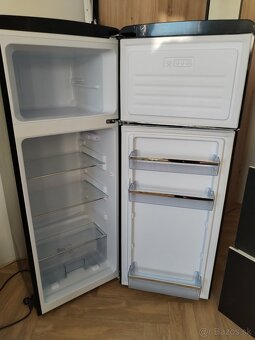 Čierna Amica - výborný stav - 3