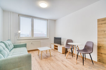 Na prenájom garsónka v centre Serede - 3