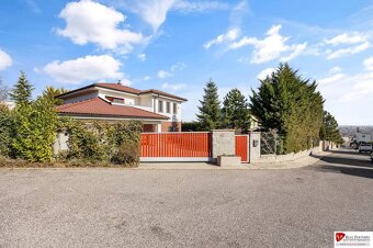 Predaj luxusná 6 izbová Vila,245 m2,pozemok 956 m2,Krasňany, - 3