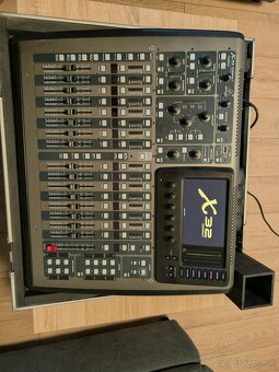 Behringer X32 Compact s Case + switch s dhcp - 3