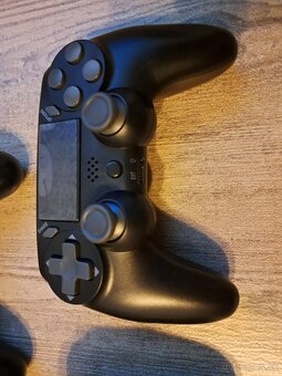 Ovládače na ps4 2ks - 3