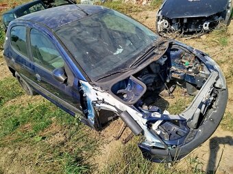 Peugeot 206 1.4 i na náhradné diely - 3
