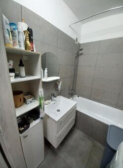 PRENÁJOM 2-IZBOVY BYT PRIAMO V POVAŽSKEJ BYSTRICI / CENTRUM - 3