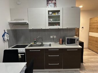Dám do prenájmu 1.5 izbový byt komplet zariadený s balkónom - 3