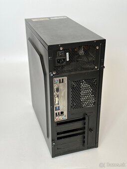 Počítač Logic s monitorom a príslušenstvom - 3