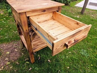 Obslužný stolík zo smrekového dreva - 3