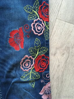 dámske rifle s výšivkou zn. HOUSE - 3