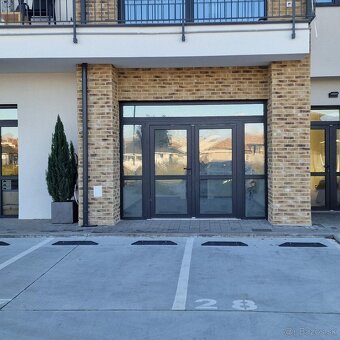 Obchodné/ administratívne priestory na prenájom - 3