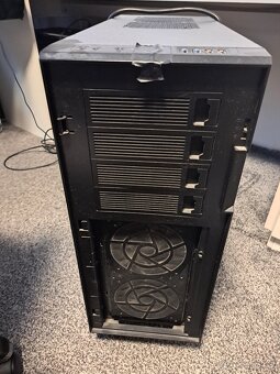 Stolový počítač - 3