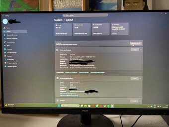 Počítač hp victus + monitor Philips - 3