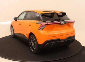 MG 4 LUXURY 64kwh - NOVÉ - MAX VÝBAVA - 3