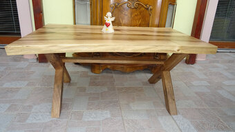 Orechový stolík - 3