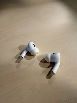 Apple AirPods Pro 2 – dobrý stav, kúpené v Apple Store - 3