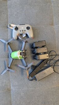 DJI FPV dron + ovládač + 3 batérie + nabíjačka - 3