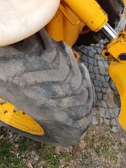 Kolový nakladač JCB 407 - 3