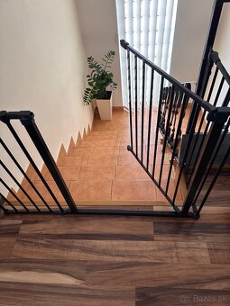 BABYDAN Priestorová zábrana Flex M čierna 90-140 cm - 3