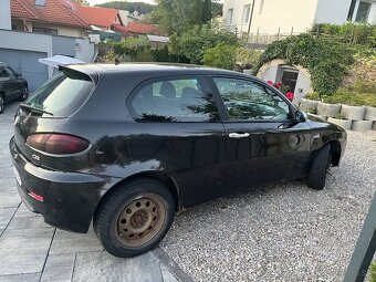 Alfa Romeo 147 Q2 - 3